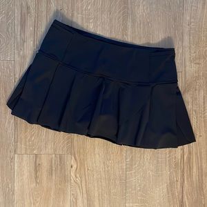 Black lululemon lined skirt